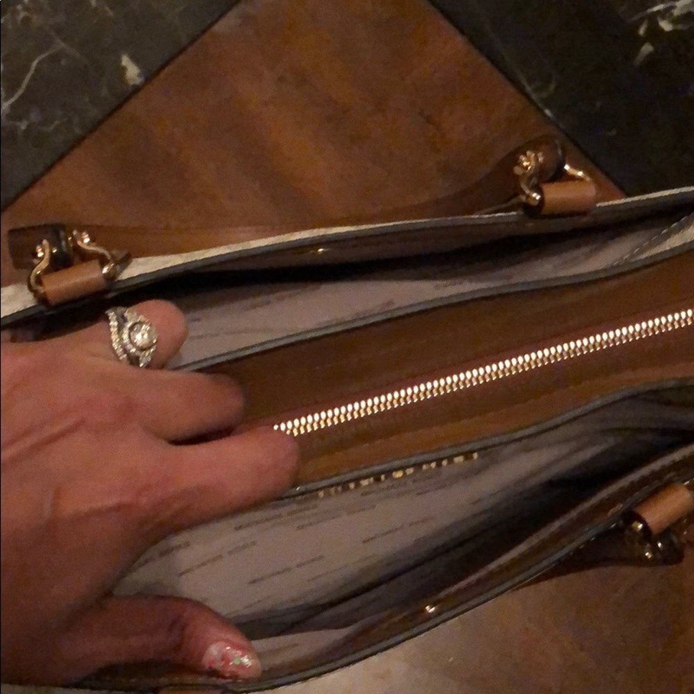 Michael Kors large convertible tote - Picture 8 of 8